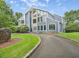 81 Greenwoods Rd, Old Tappan, NJ 07675