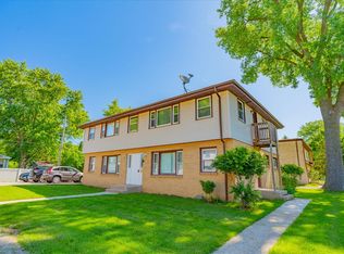 1814 Lake Point Dr APT 1, Madison, WI 53713