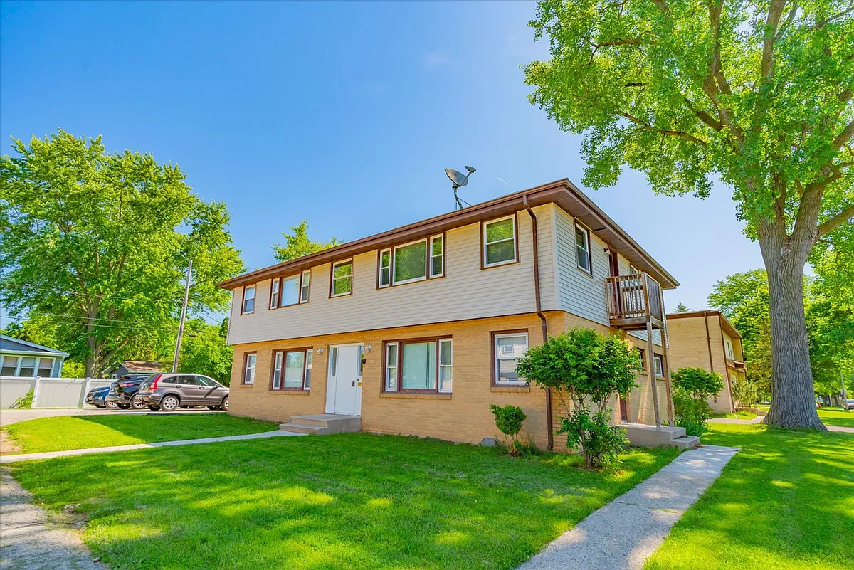 Building Photo - 1814 Lake Point Dr #3