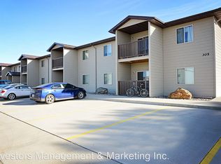 305 27th Ave NW #5, Minot, ND 58703