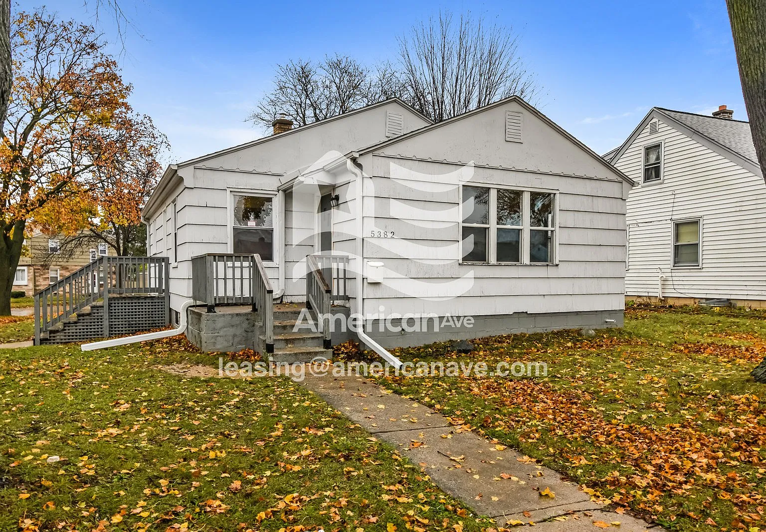 3 bed, 1.0 bath, 972 sqft, $1,560 — Photo 2
