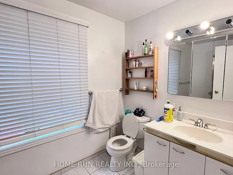 960 Cahill Dr W — Photo 14