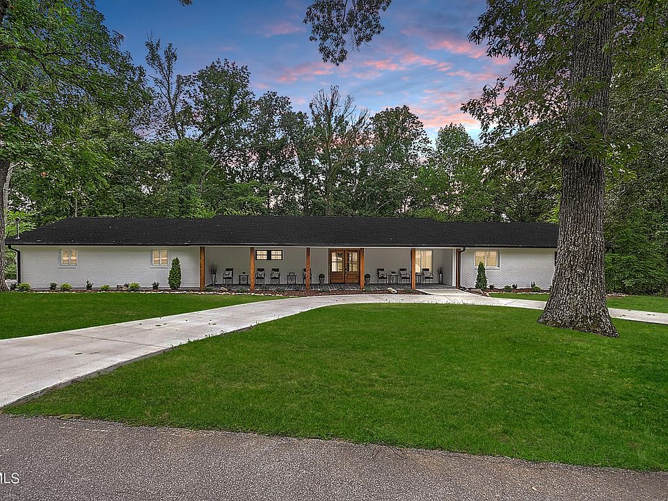 1st image of 131 Lake Meadow Dr