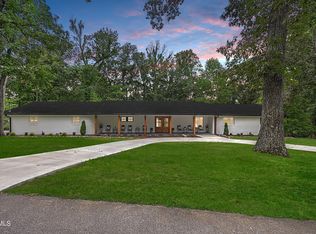 131 Lake Meadow Dr, Johnson City, TN 37615
