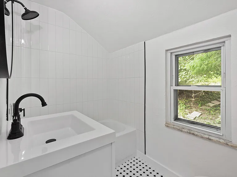 1454 Elizabeth Blvd — Photo 11