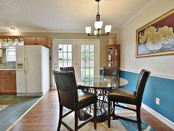 5th image of 115 Iroquois Dr