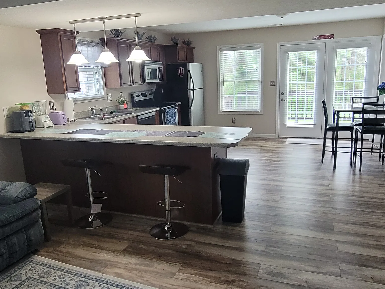 3 bed, 2.5 bath, 1551 sqft, $2,100 — Photo 3