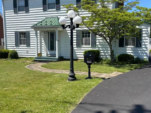 435 Main St E, Oak Hill, WV 25901