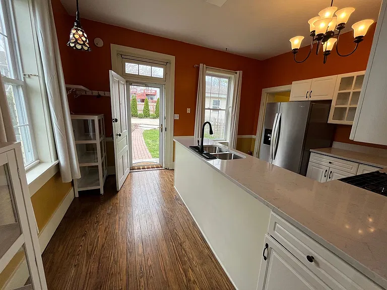348 S Morton St — Photo 16
