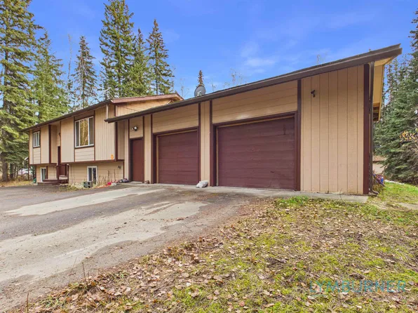 3025 Victoria Cir, North Pole, AK 99705