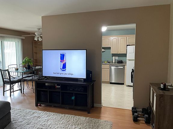 2nd image of 392 Thornhill Ct APT B1