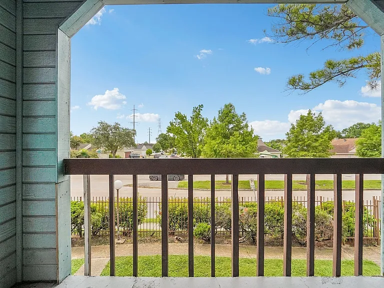 Waters at Westchase Apartments — Photo 36