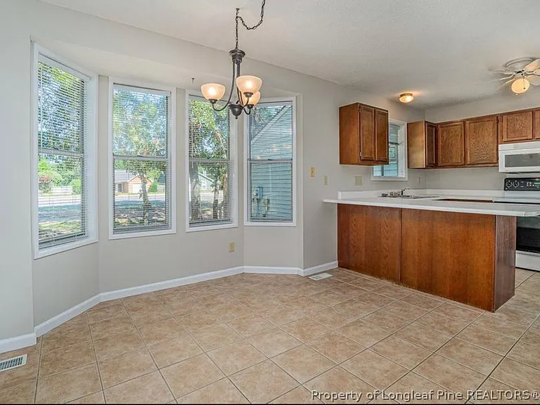 596 Countrytown Dr — Photo 7