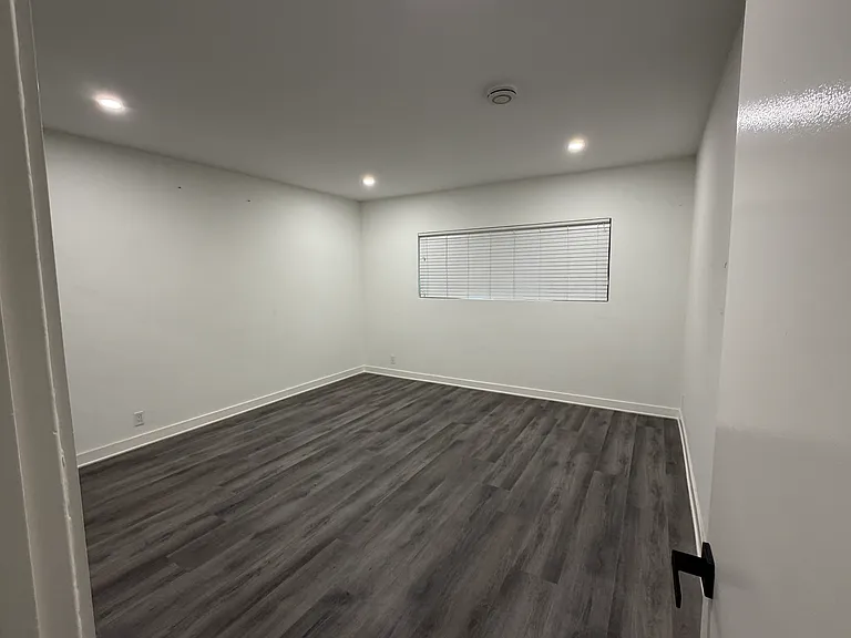 11661 Montana Ave #11 — Photo 5
