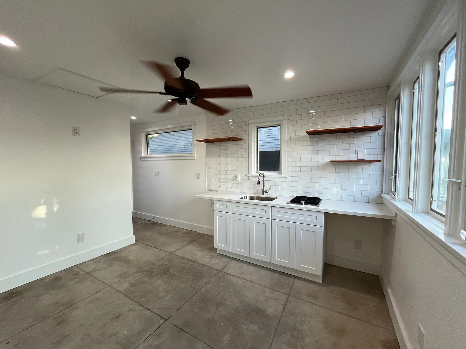 1225 Stringer Ave — Photo 3