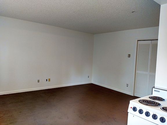 3rd image of 960 Confluence Ct #5