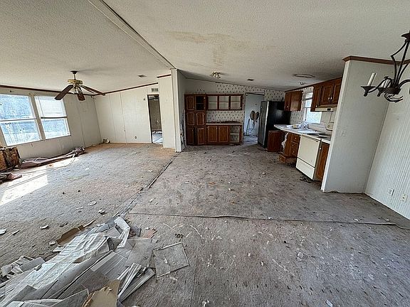 5th image of 25419 Brewer Dr