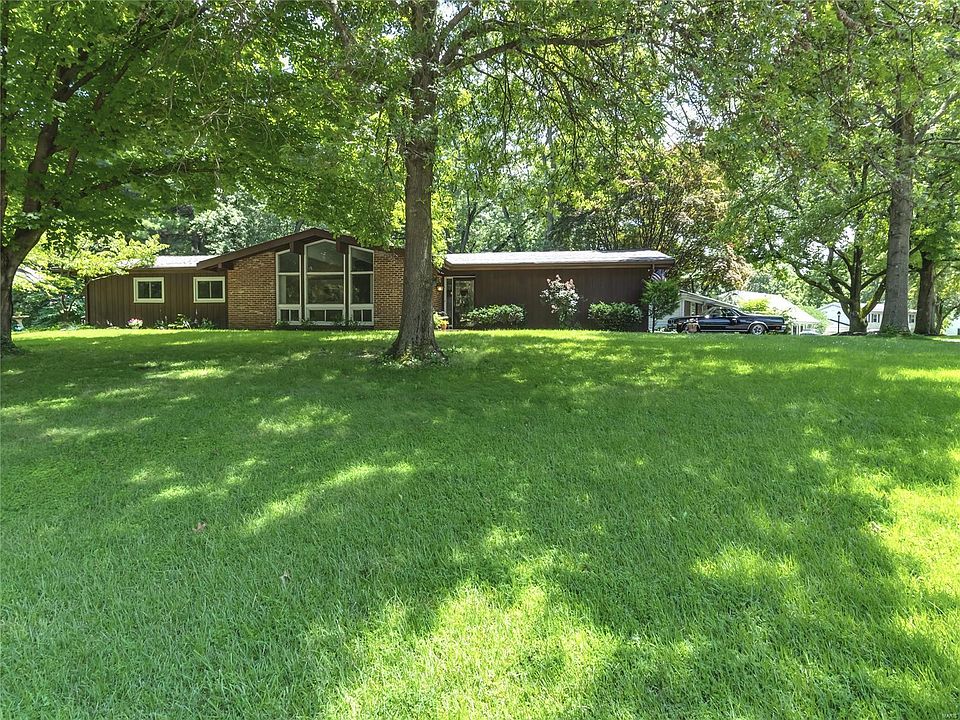 1st image of 213 River Bend Dr