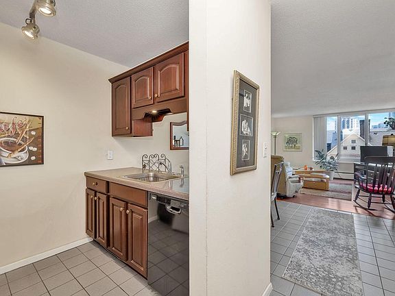 4th image of 1409 N Prospect AVENUE #504