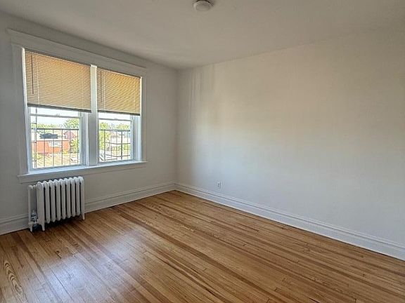 4th image of 214 Lawton Ave APT 14