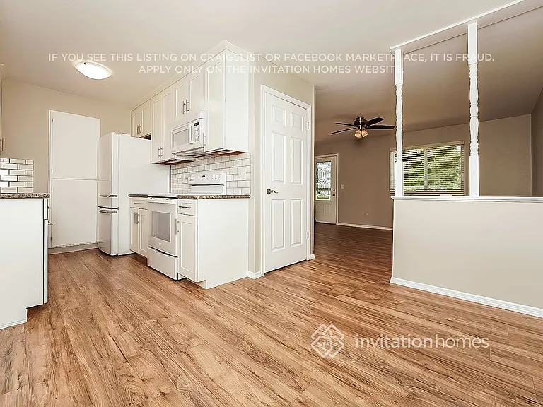 10530 W 106th Pl — Photo 5