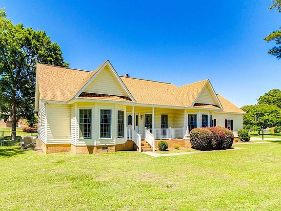 2nd image of 202 Fox Lake Dr