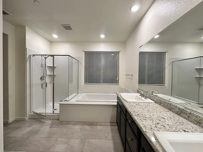 Vino Verde Ct — Photo 30