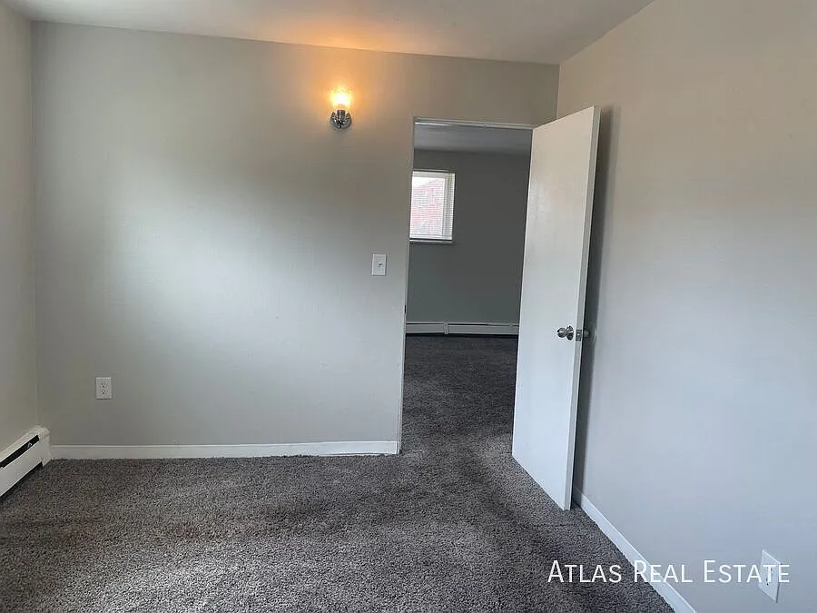 1640 N Beeler St — Photo 3