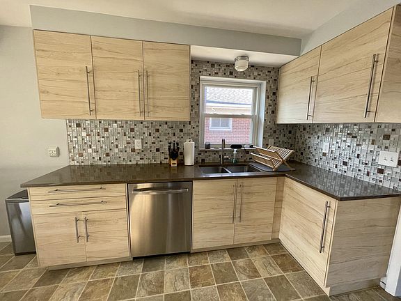 3rd image of 28615 Karam Dr