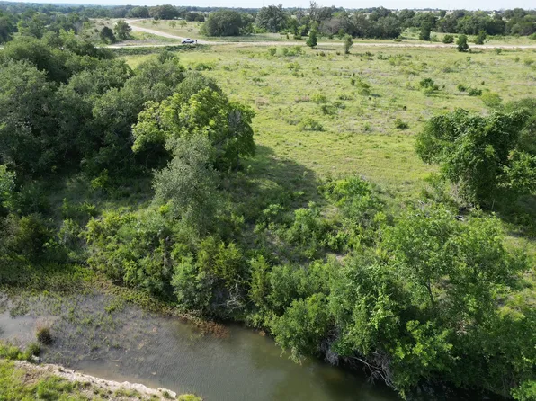 30 Serenity Dr, Bertram, TX 78605