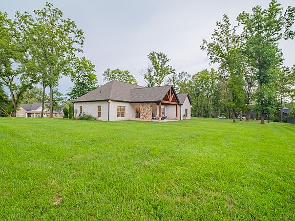3rd image of 30 Pinehurst Dr