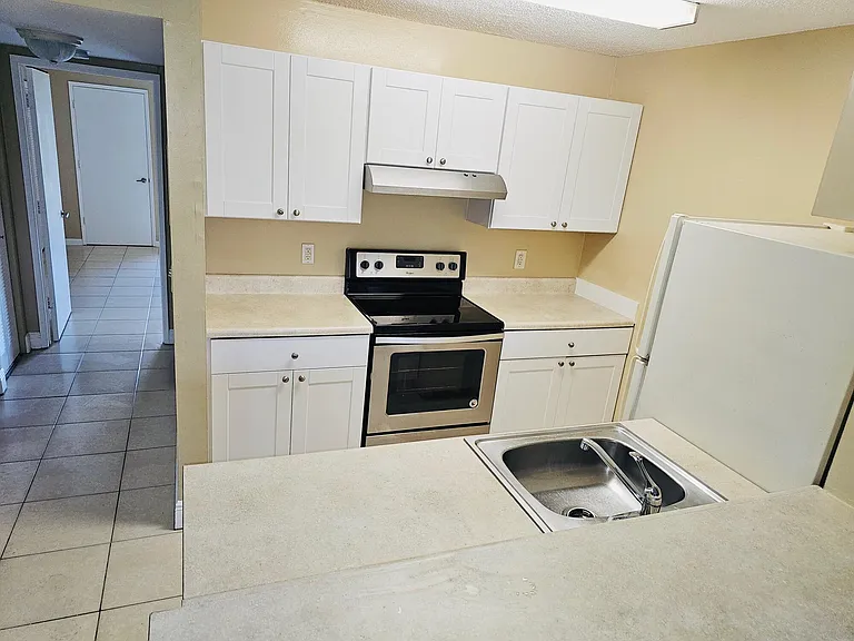 1605 Meadows Cir W #1605 — Photo 5
