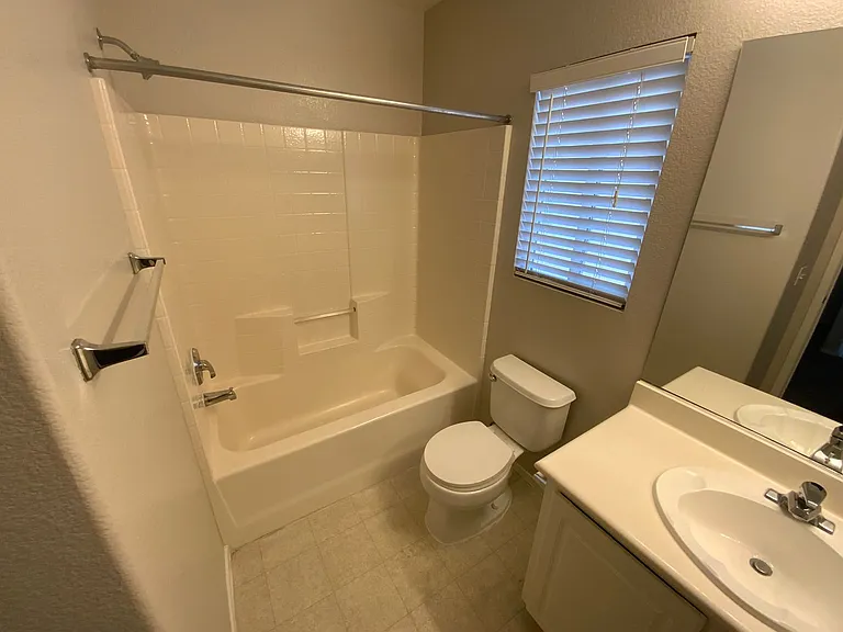 10256 Grecian Laurel Ct — Photo 26