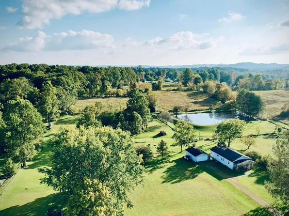 3098 Summerlee Rd, Oak Hill, WV 25901