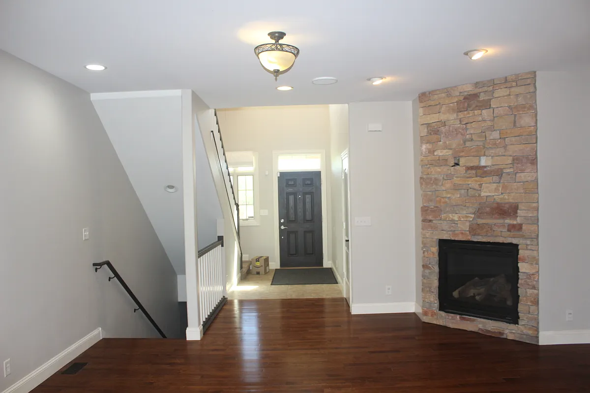 Building Photo - 746 Gabriela Ct #746