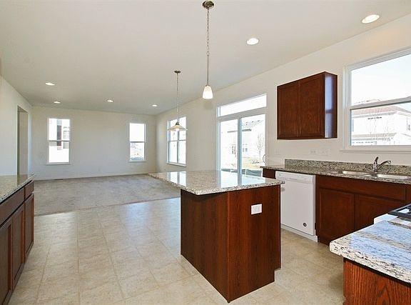 3rd image of 345 Meadowsedge Dr