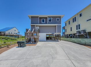 810 S Shore Dr, Surf City, NC 28445