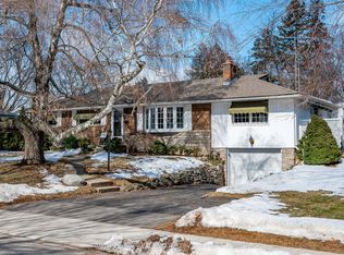 327 Strathcona Dr, Burlington, ON L7L 2E2