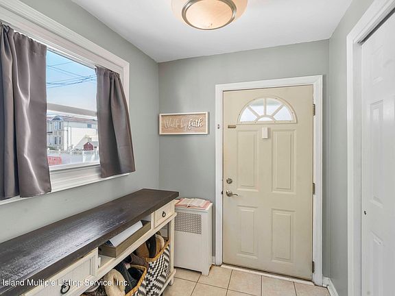 4th image of 107 Milton Ave