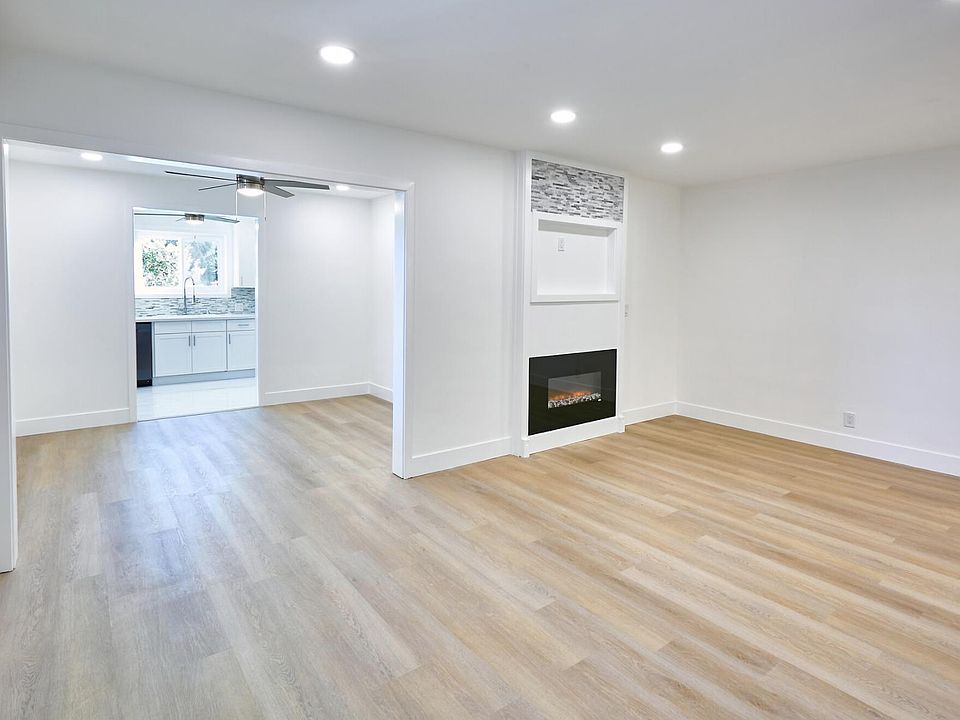 1st image of 7661 Fountain Ave #1