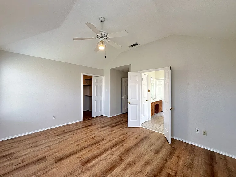 607 Hogan Dr — Photo 29