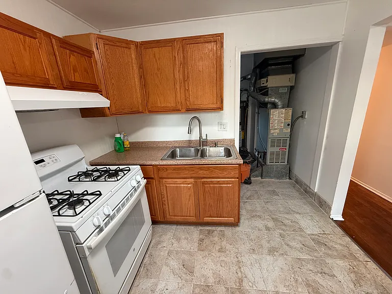2324 Kincaid St — Photo 3