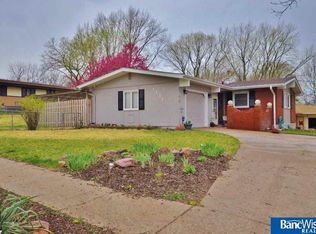 1131 Scenic Ln, Lincoln, NE 68505