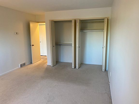 3rd image of 2112 Acacia Park Dr
