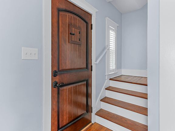 5th image of 2339 Saratoga Dr