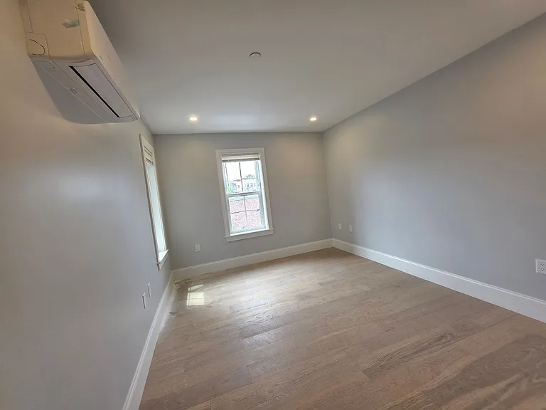 349 Market St #B1 — Photo 12