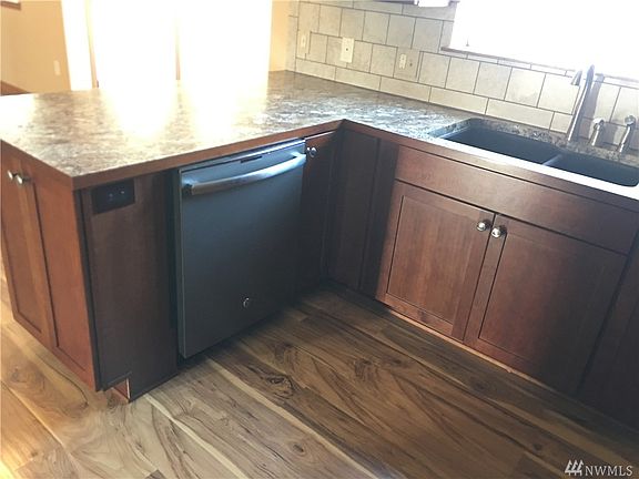 3rd image of 3710 W Peninsula Dr
