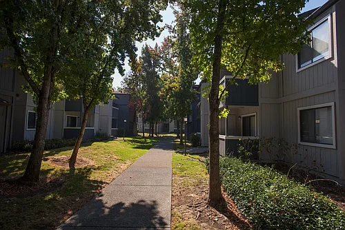 Park Ridge Apartments Photo 1