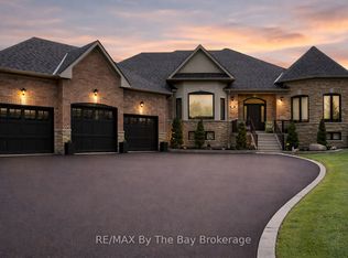 37 Walnut Dr, Wasaga Beach, ON L9Z 0A8
