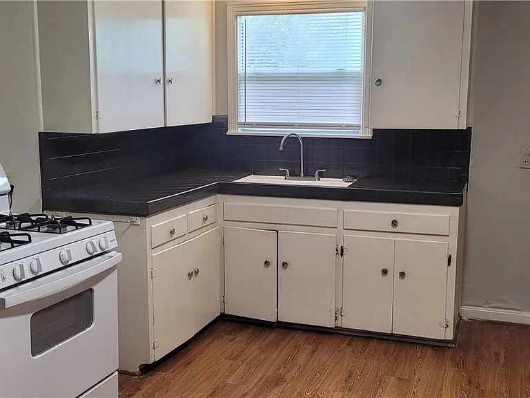 415 Sulphur Springs Rd — Photo 2